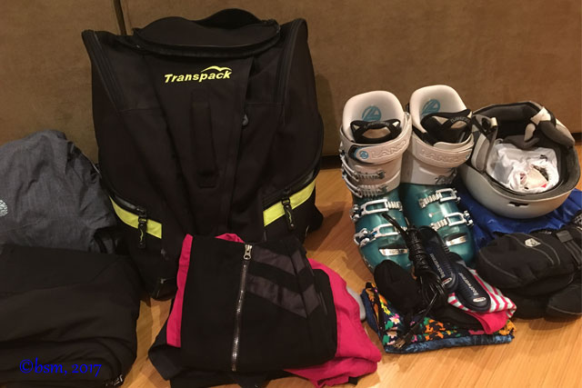 21 + Ski Outfit Ideas, What to Pack for a Ski Trip
